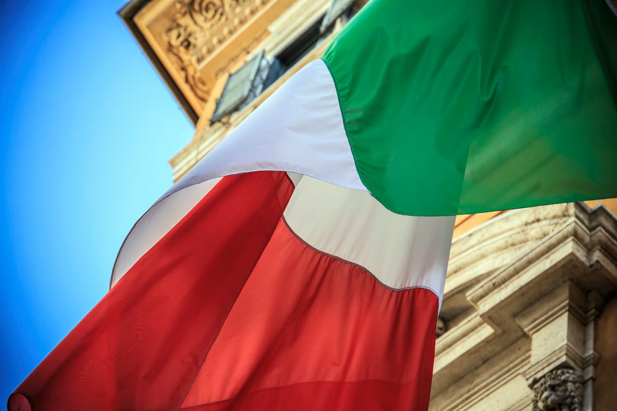 italian flag in the wind